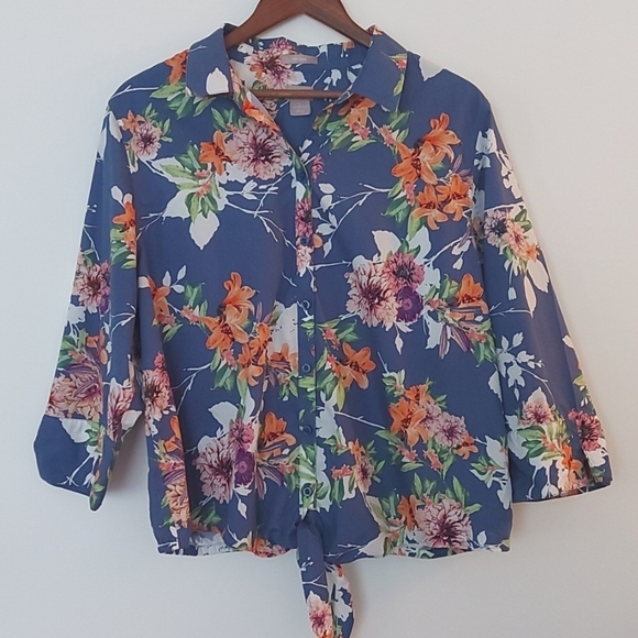 Host Pick Chico's No-Iron Cotton Bloom-Print Shirt Blue with Floral Print Size 3 - Picture 4 of 10